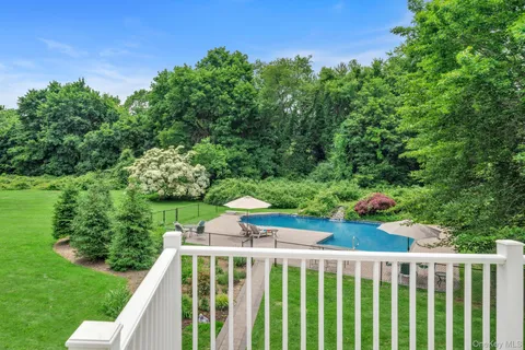 $3,449,000 | 13 Locust Lane, Upper Brookville, NY 11545