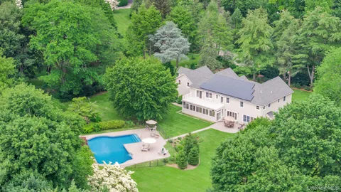 $3,449,000 | 13 Locust Lane, Upper Brookville, NY 11545