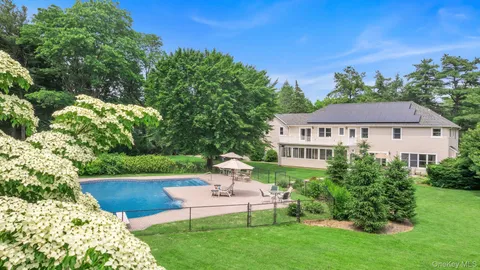 $3,449,000 | 13 Locust Lane, Upper Brookville, NY 11545