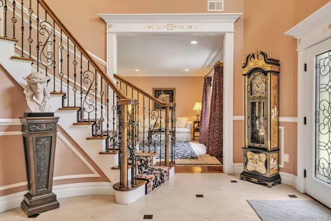 $3,449,000 | 13 Locust Lane, Upper Brookville, NY 11545