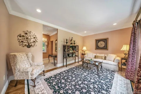 $3,449,000 | 13 Locust Lane, Upper Brookville, NY 11545