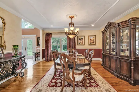 $3,449,000 | 13 Locust Lane, Upper Brookville, NY 11545