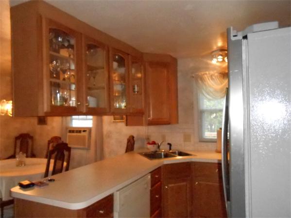 353 River Road Agawam, MA 01001 - Photo 7 of 24 Gallery Image 7