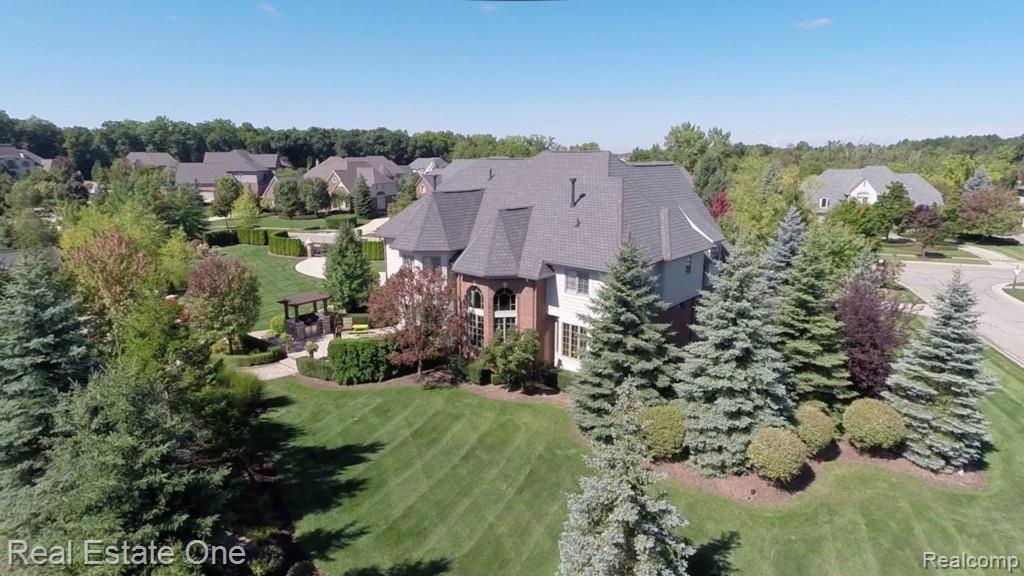 5489 Whitehall Boulevard Rochester, MI 48306 - Photo 36 of 37 ProAirVideos-5489 Whitehall-00010.jpg