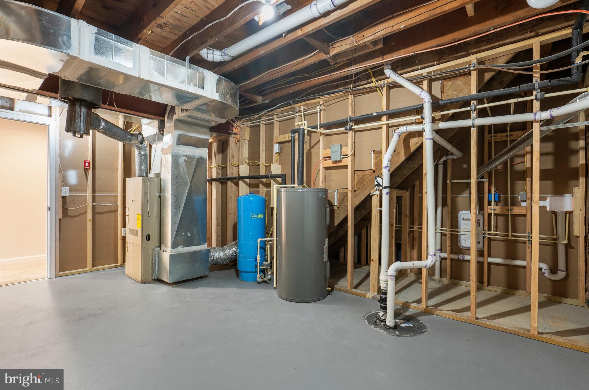 5485 Solomons Island Road Lothian, MD 20711 - Photo 37 of 64 a view of a room with gym equipment