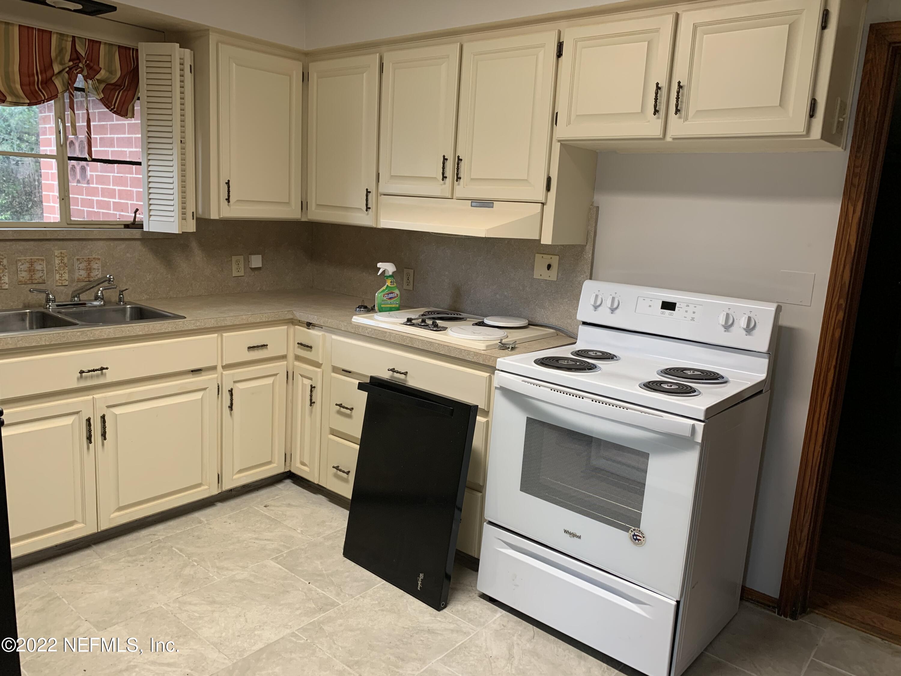 2170 Spring Park Road Jacksonville, FL 32207 - Photo 12 of 65 IMG_6847