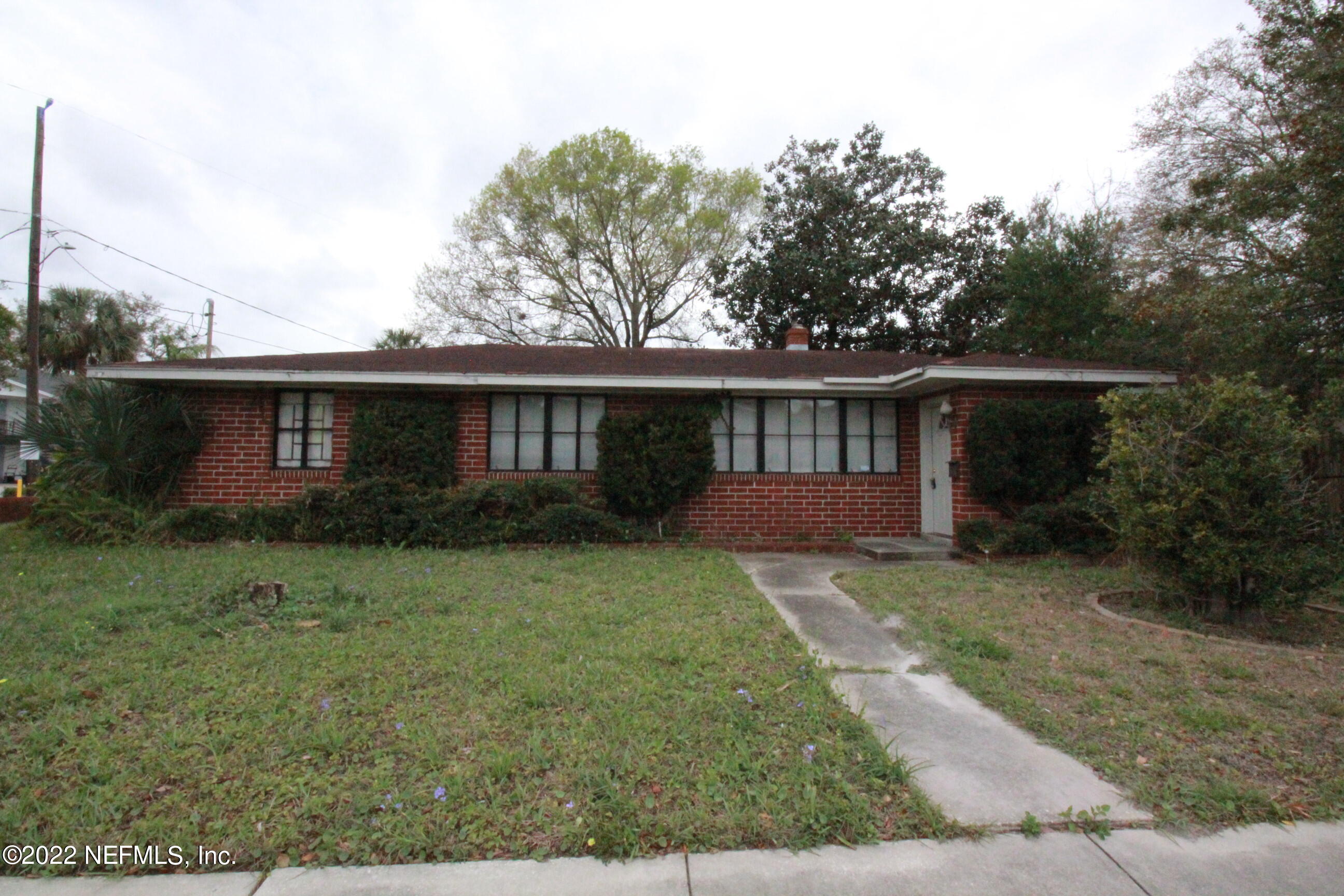 2170 Spring Park Road Jacksonville, FL 32207 - Photo 2 of 65 IMG_4525