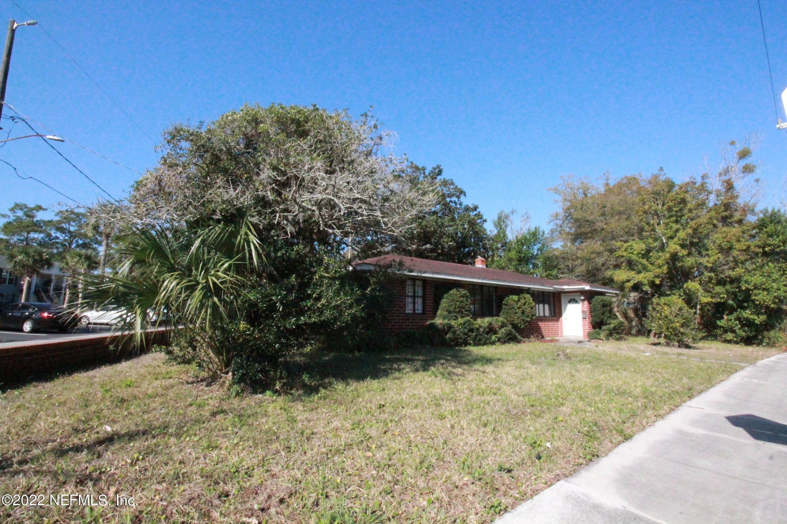 2170 Spring Park Road Jacksonville, FL 32207 - Photo 5 of 65 IMG_4516