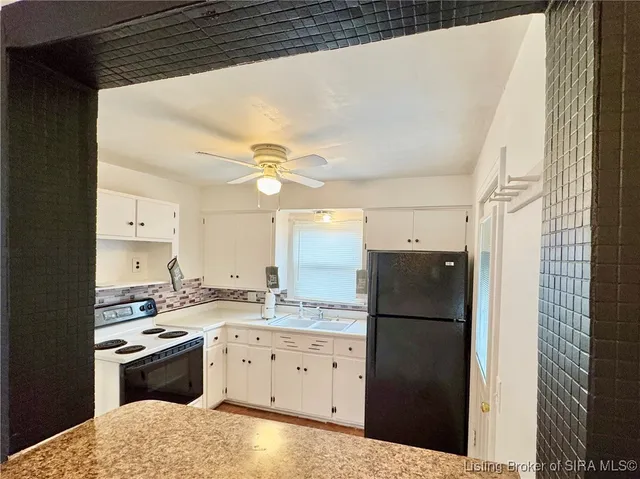 $139,900 | 569 Broadway Street, Austin, IN 47102