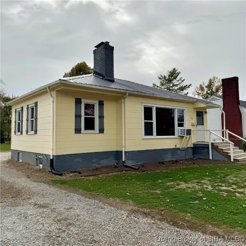 $139,900 | 569 Broadway Street, Austin, IN 47102