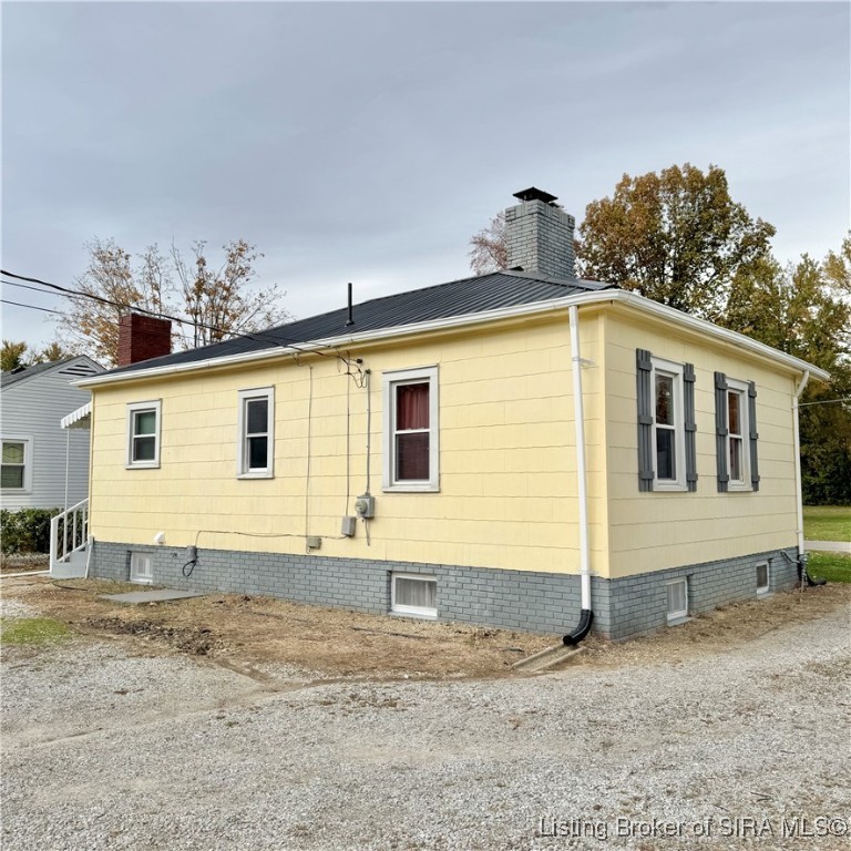 569 Broadway Street Austin, IN 47102 - Photo 4 of 22 Rear