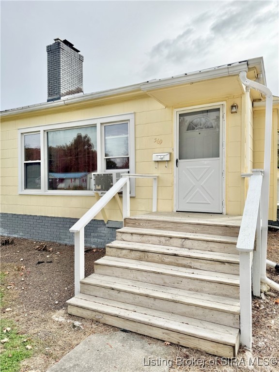 569 Broadway Street Austin, IN 47102 - Photo 8 of 22 Front Deck