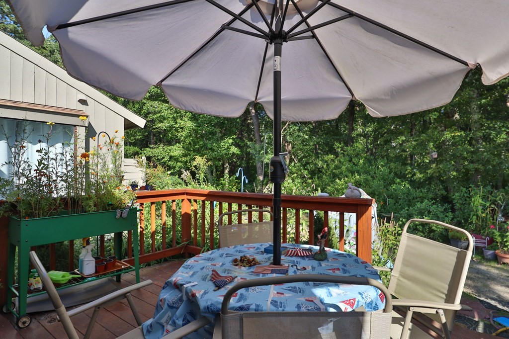 481 Buck Island Road, Unit 11F Yarmouth, MA 02673 - Photo 26 of 28 a view of a patio in a balcony