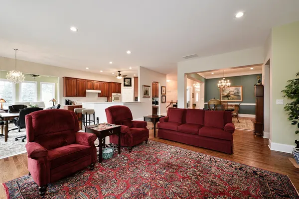 $959,000 | 907 Middleton Lane, Inverness, IL 60010