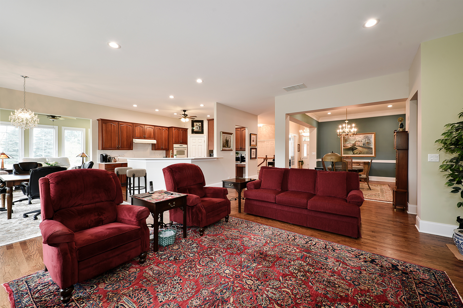 907 Middleton Lane Inverness, IL 60010 - Photo 5 of 32
