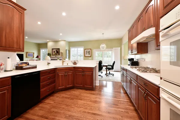 $959,000 | 907 Middleton Lane, Inverness, IL 60010