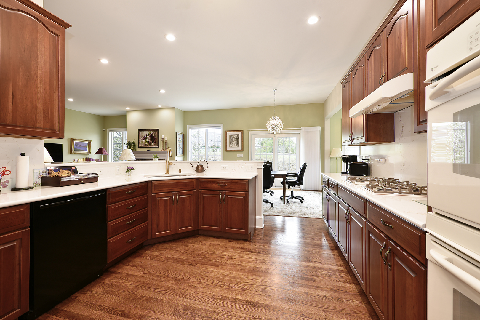 907 Middleton Lane Inverness, IL 60010 - Photo 8 of 32