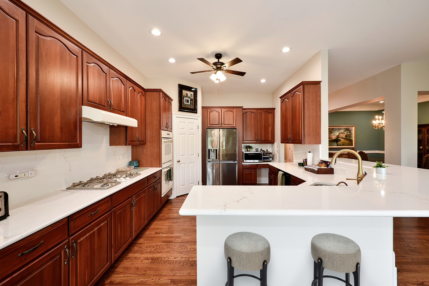 907 Middleton Lane Inverness, IL 60010 - Photo 9 of 32