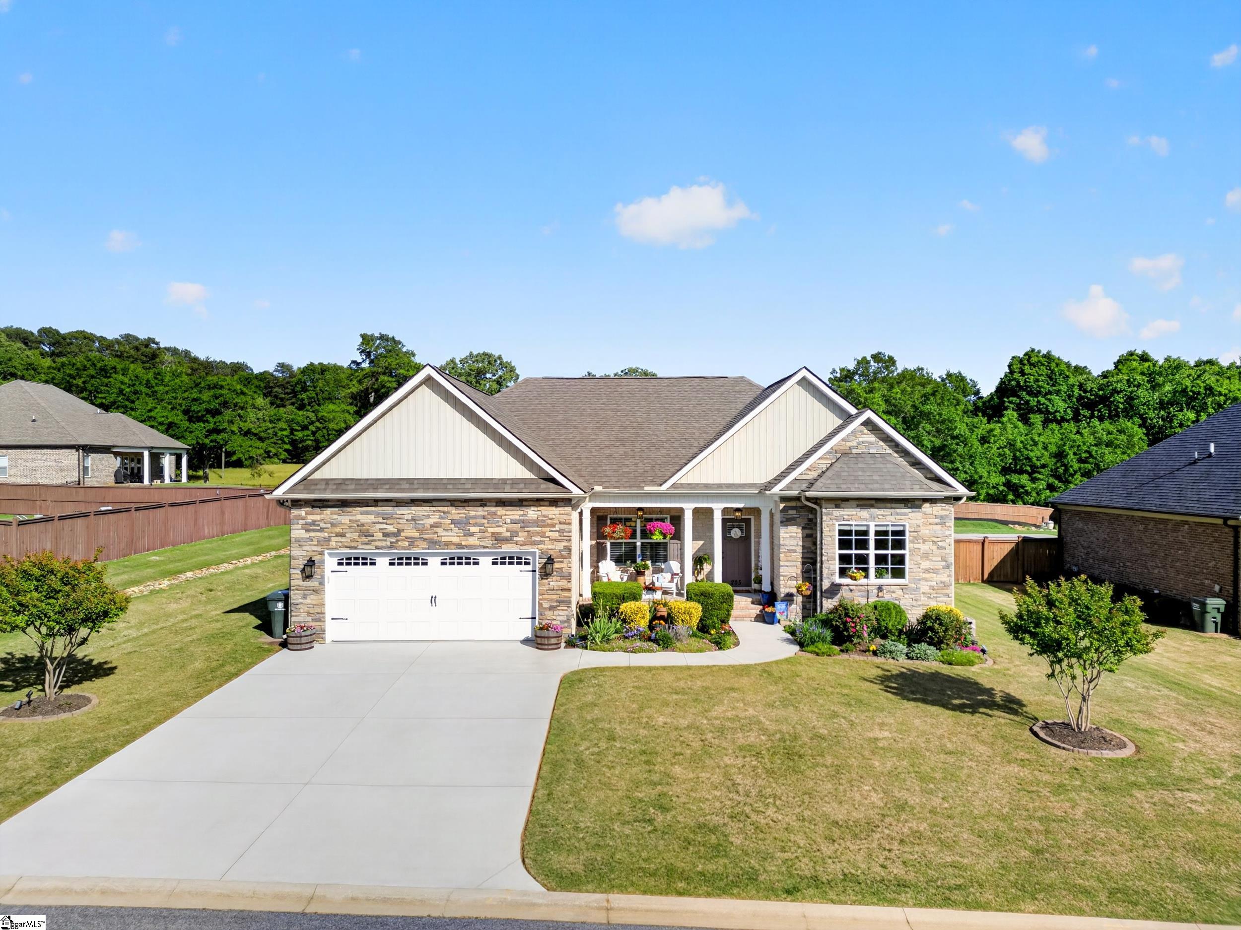205 Cedar Knl Way Greer, SC 29651 - Photo 2 of 45
