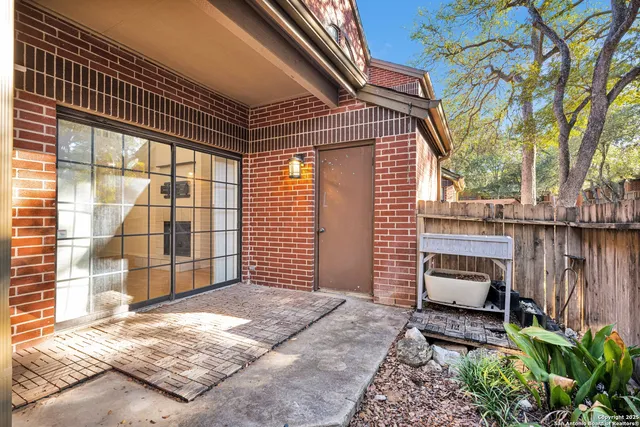 $200,000 | 7930 Roanoke, Unit 106, San Antonio, TX 78240