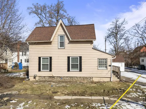 $189,900 | 532 Fox Street, Lapeer, MI 48446