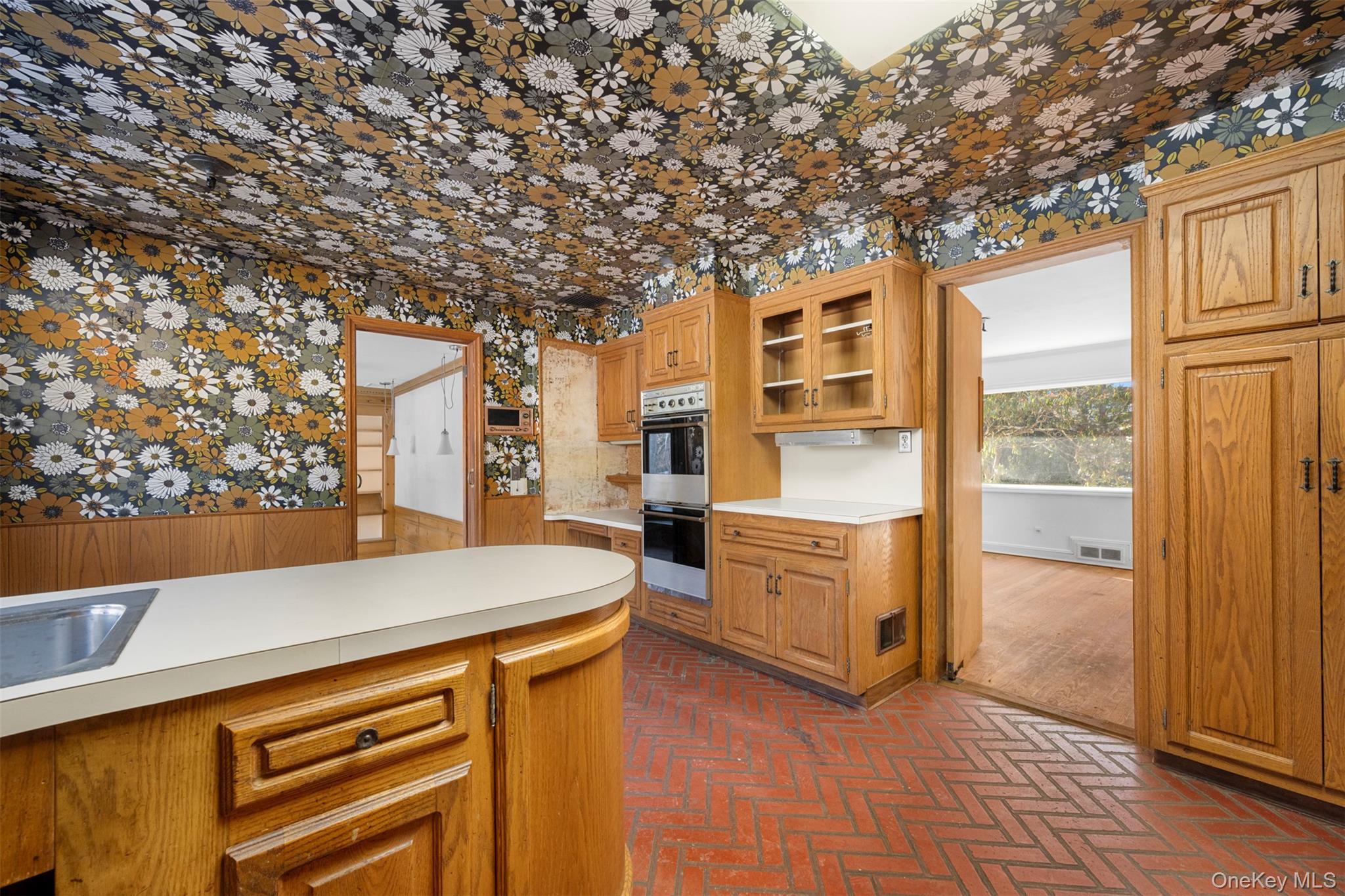 66 Deepdale Drive Great Neck, NY 11021 - Photo 15 of 48