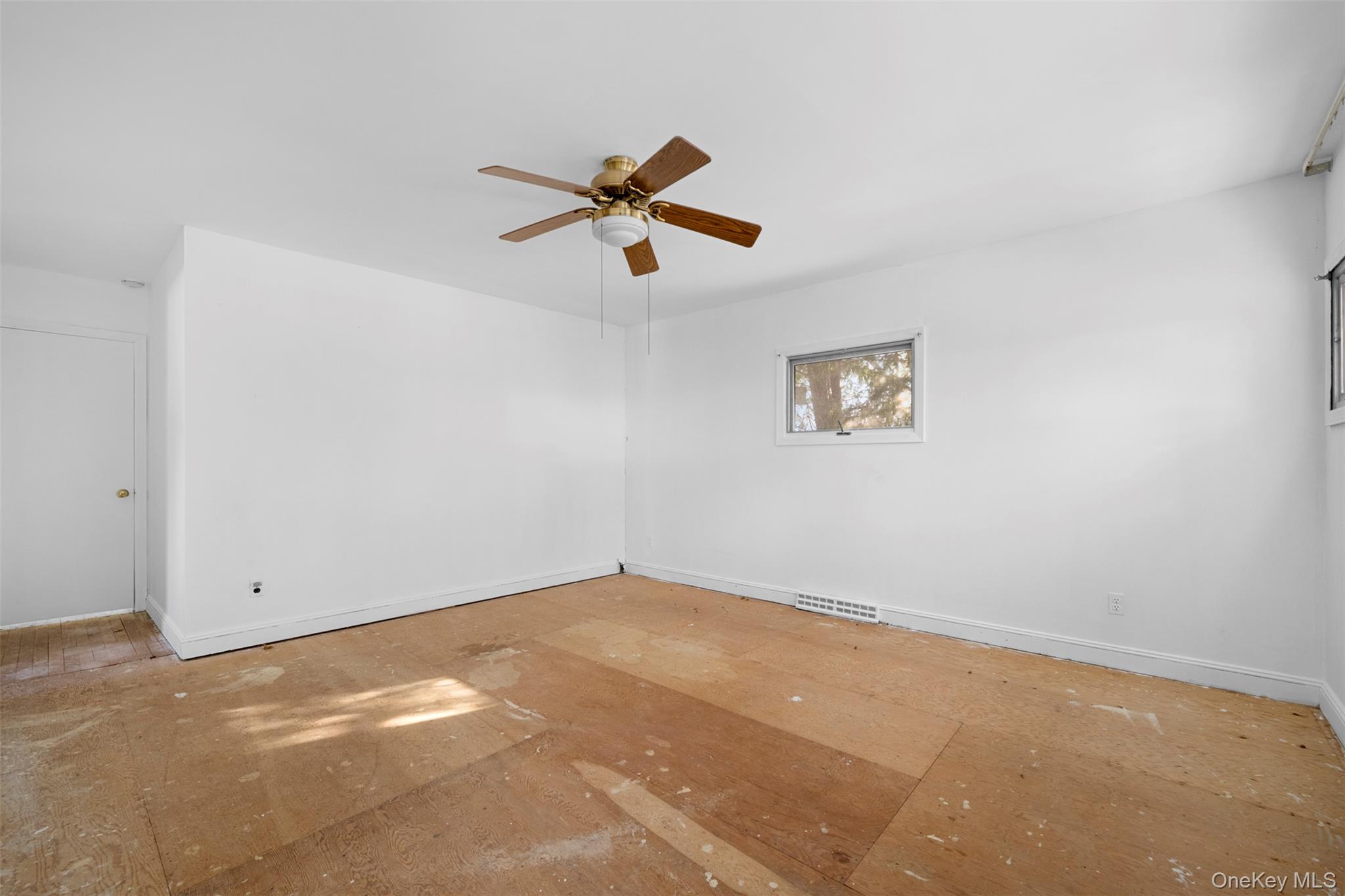 66 Deepdale Drive Great Neck, NY 11021 - Photo 19 of 48 a view of a big room with carpet