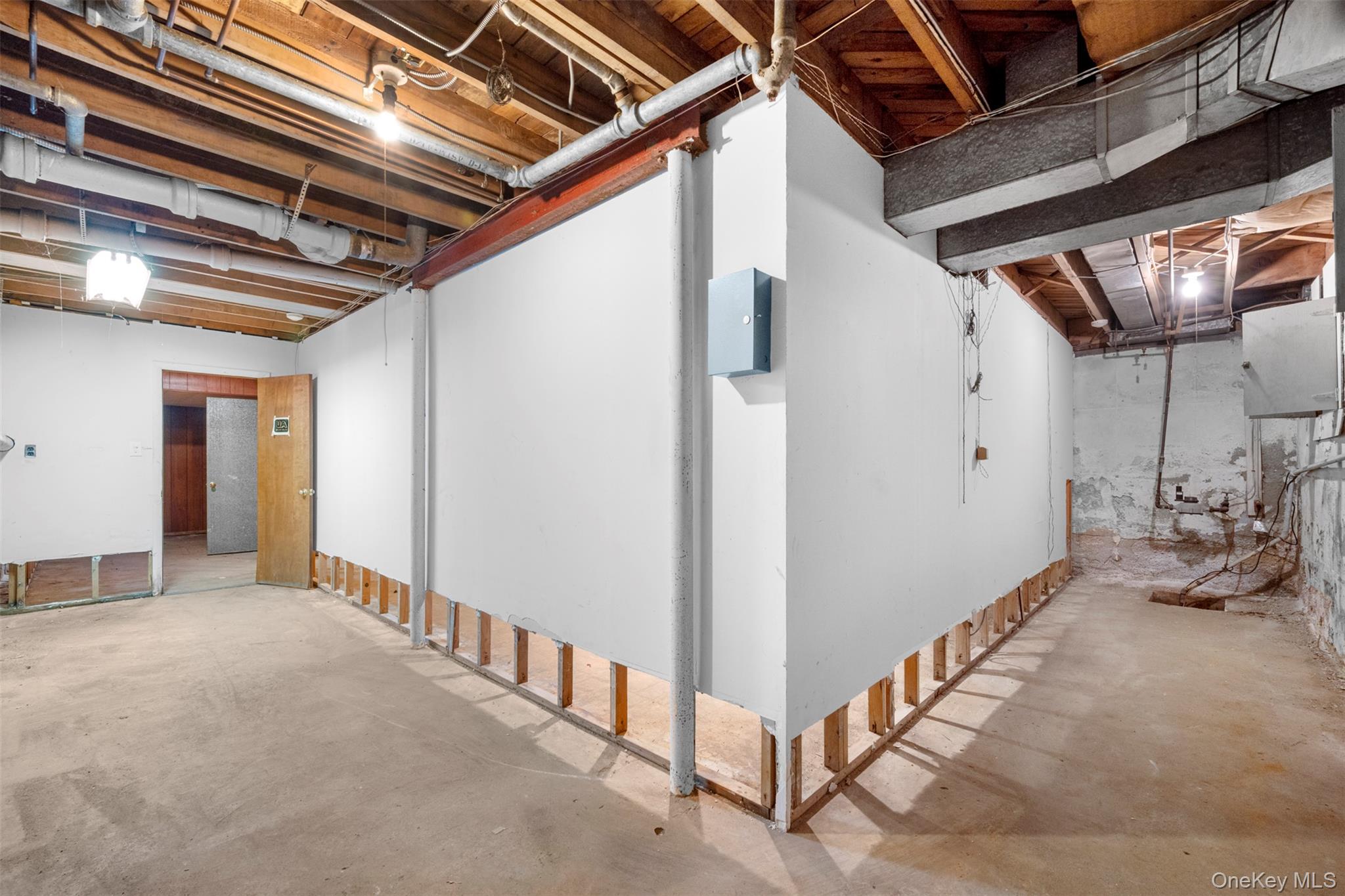 66 Deepdale Drive Great Neck, NY 11021 - Photo 40 of 48 a view of an front door