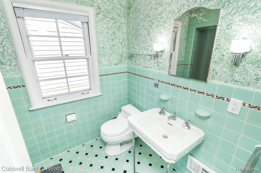 320 Touraine Road Grosse Pointe Farms, MI 48236 - Photo 35 of 60