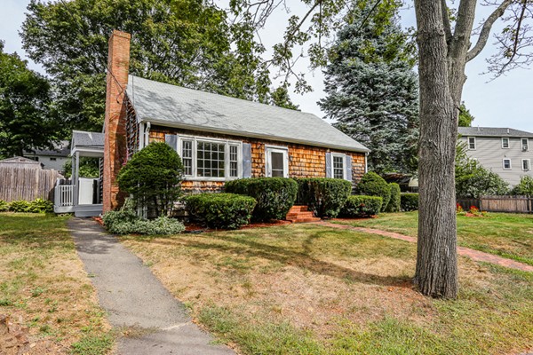 17 MacArthur Road Beverly, MA 01915 - Photo 1 of 14 Gallery Image 1