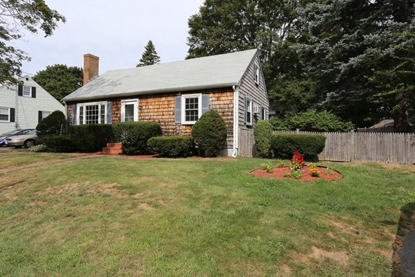 17 MacArthur Road Beverly, MA 01915 - Photo 13 of 14 Gallery Image 13