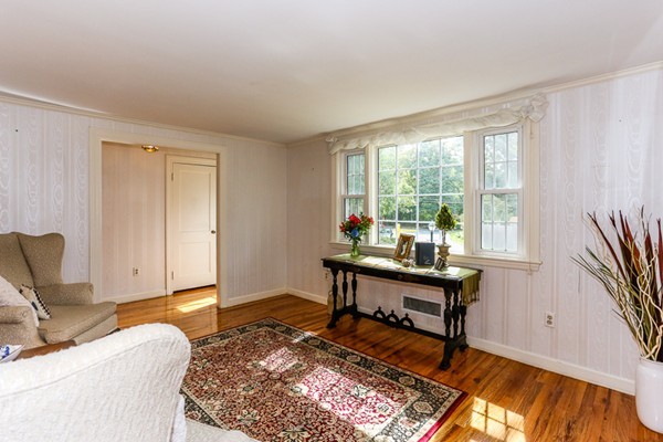 17 MacArthur Road Beverly, MA 01915 - Photo 3 of 14 Gallery Image 3