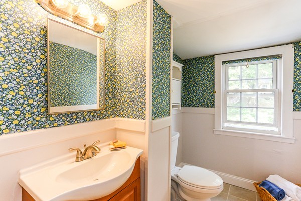 17 MacArthur Road Beverly, MA 01915 - Photo 6 of 14 Gallery Image 6