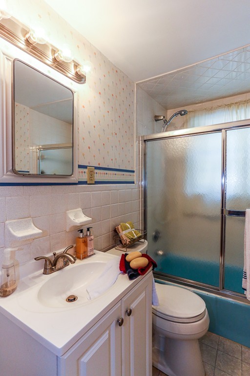 17 MacArthur Road Beverly, MA 01915 - Photo 8 of 14 Gallery Image 8