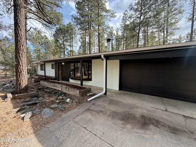 $2,300 | 841 East Pine Knoll Drive, Prescott, AZ 86303