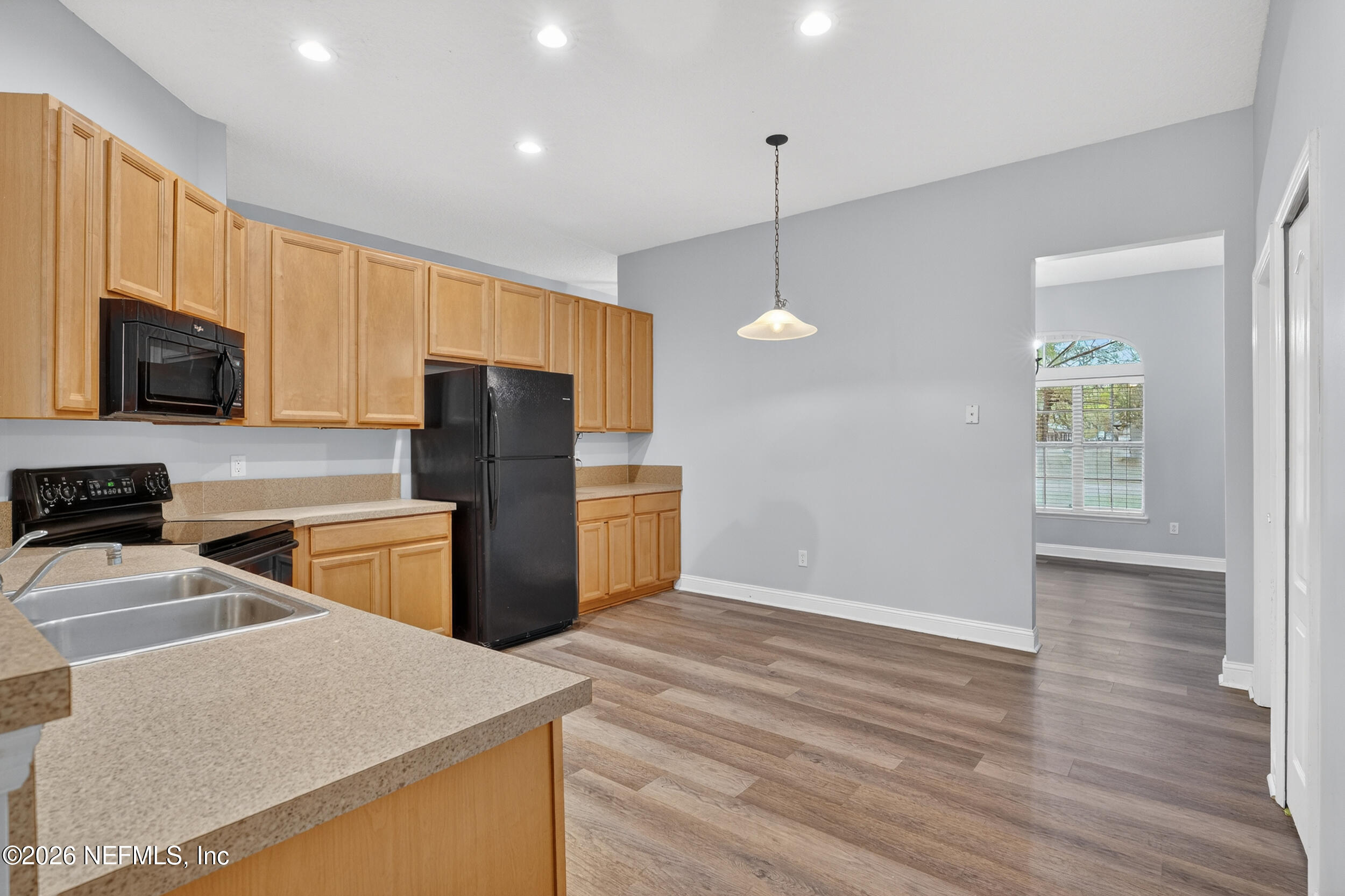 97076 Arnold Ridge Drive Yulee, FL 32097 - Photo 5 of 44 Newer Refrigerator and Dishwasher!