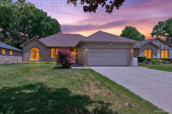 $400,000 | 46362 Springhill Drive, Utica, MI 48317