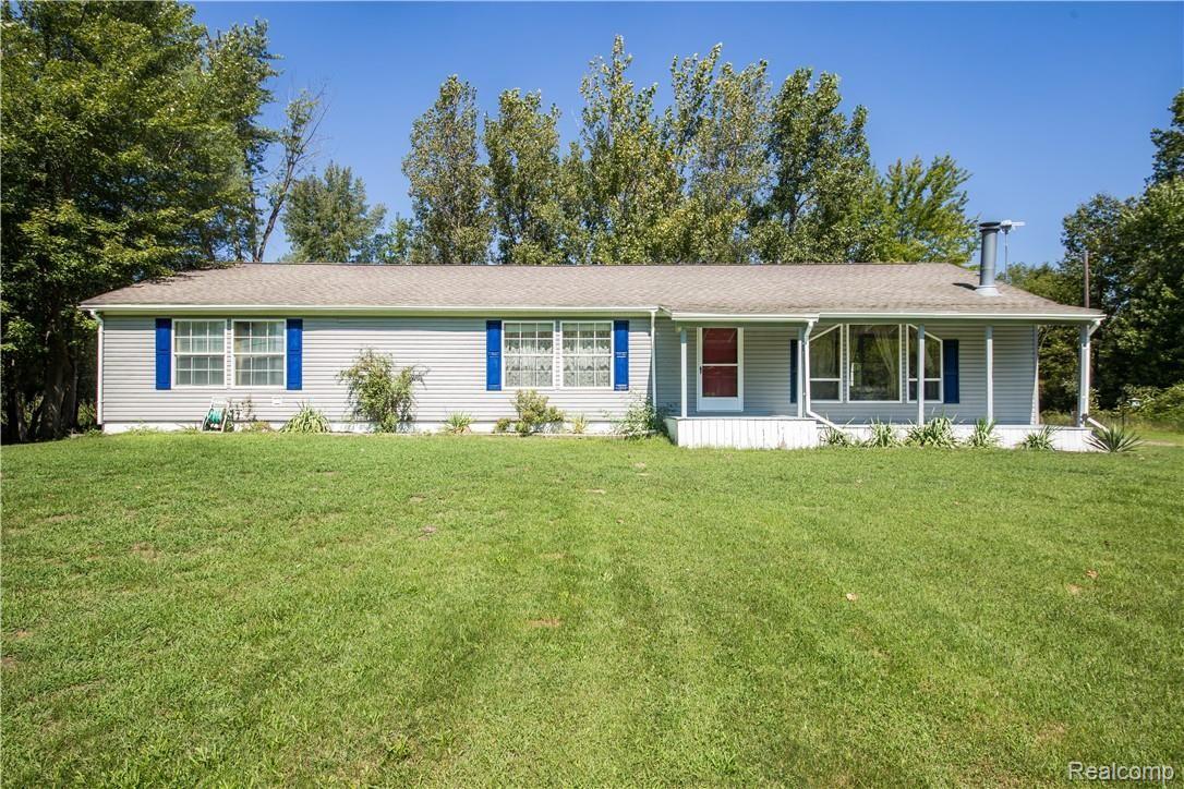 46030 Arkona Road Belleville, MI 48111 - Photo 1 of 36 IMG_8290.jpg