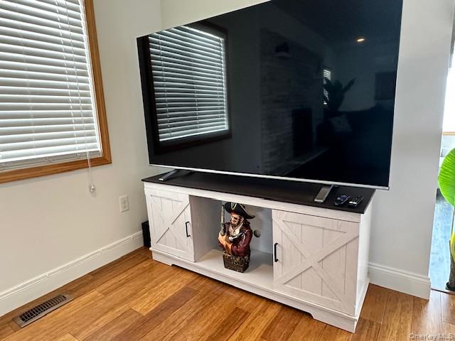 2898 Edgemere Drive Rochester, NY 14612 - Photo 6 of 18