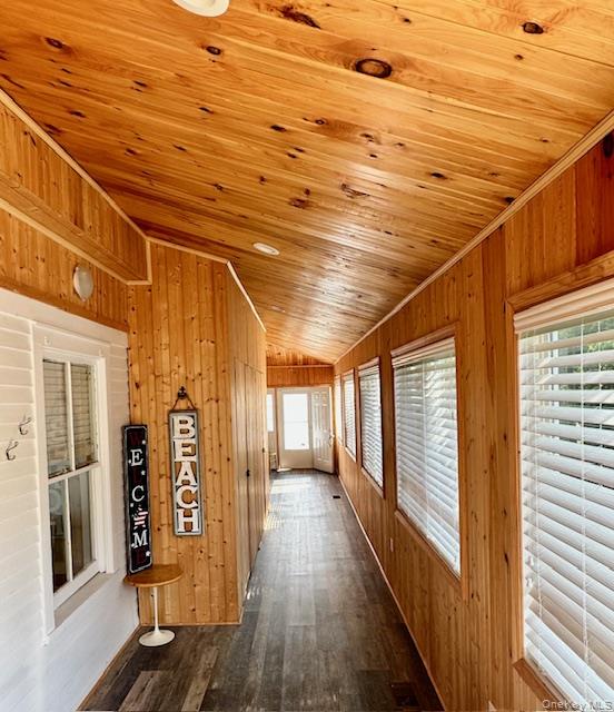 2898 Edgemere Drive Rochester, NY 14612 - Photo 8 of 18