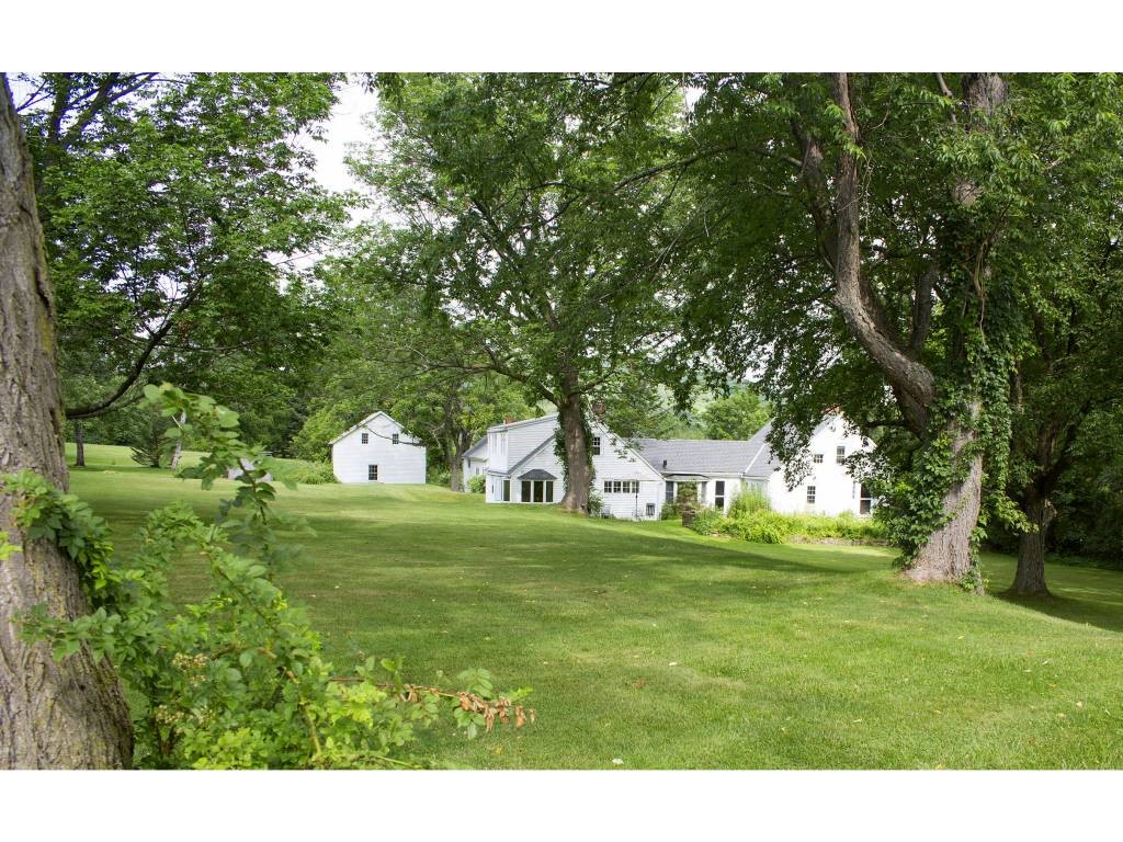1616 Walloomsac Road Bennington, VT 05201 - Photo 2 of 21