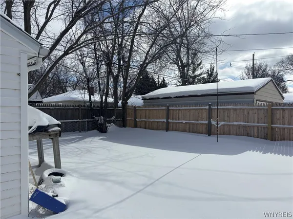 $315,000 | 1067 Parker Boulevard, Tonawanda, NY 14223