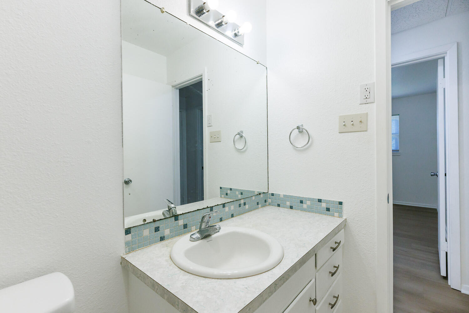 5321 31st Street Lubbock, TX 79407 - Photo 31 of 41 Second Bathroom