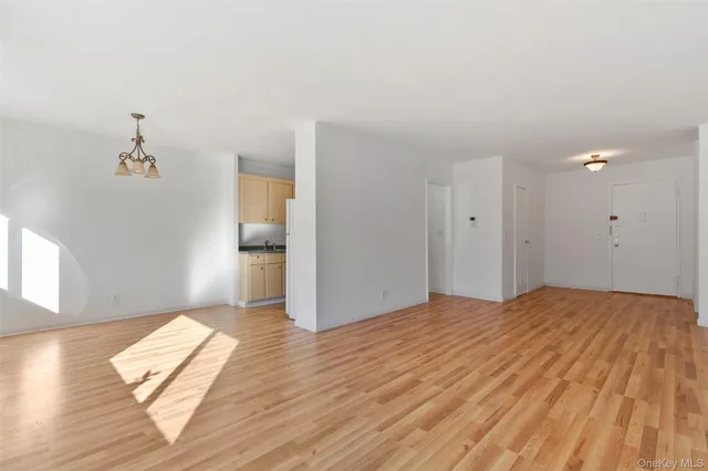 $2,700 | 412 Benedict Avenue, Unit 5J, Tarrytown, NY 10591