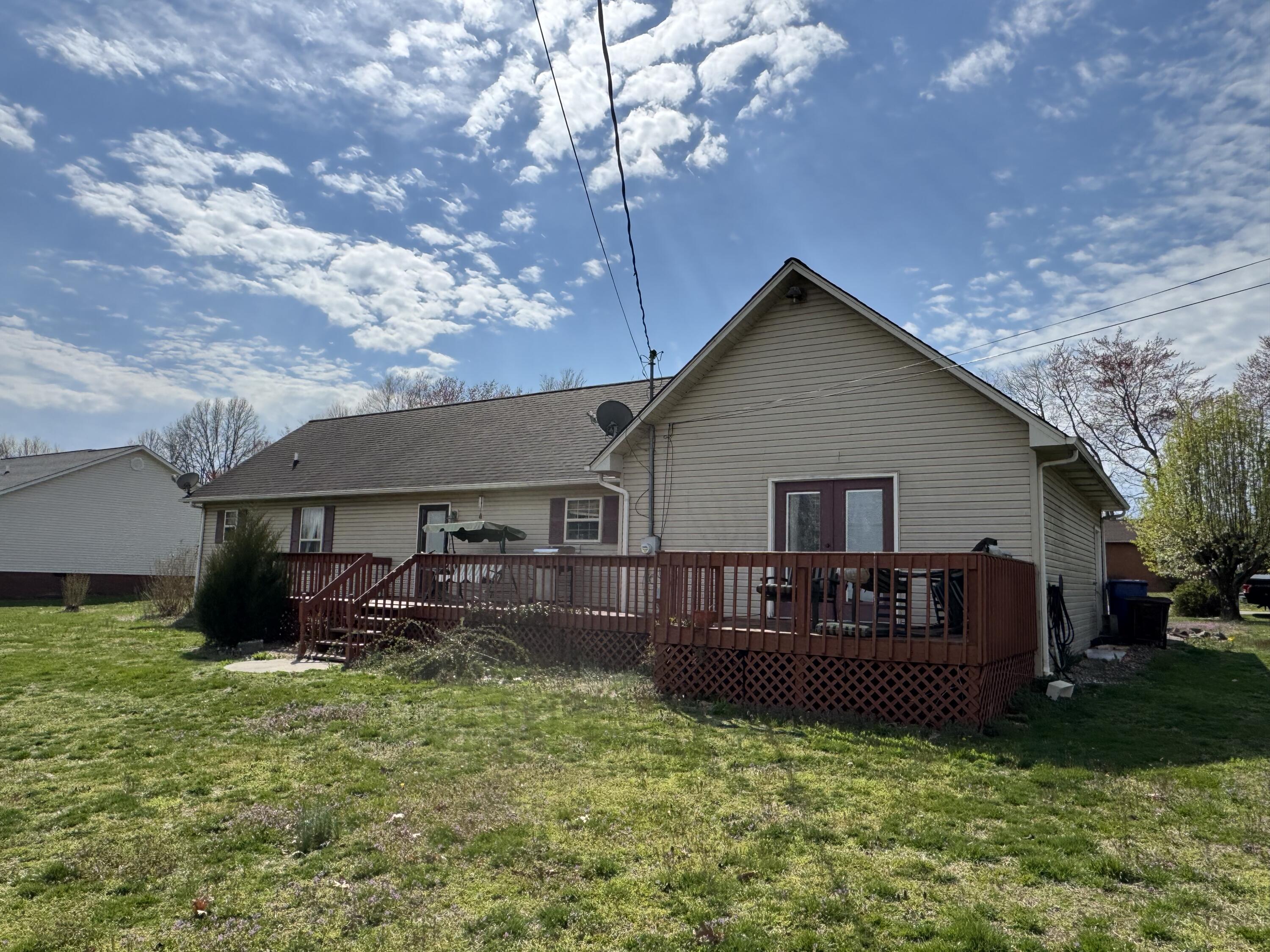 262 Bakersfield Lane London, KY 40744 - Photo 2 of 7 IMG_5207