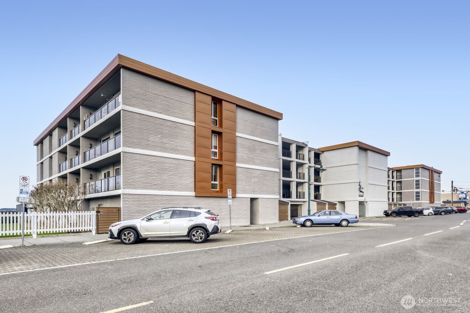 610 Front Street, Unit 201 Mukilteo, WA 98275 - Photo 2 of 29