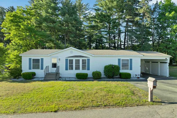 $299,900 | 17 Xenia Street, Nashua, NH 03062