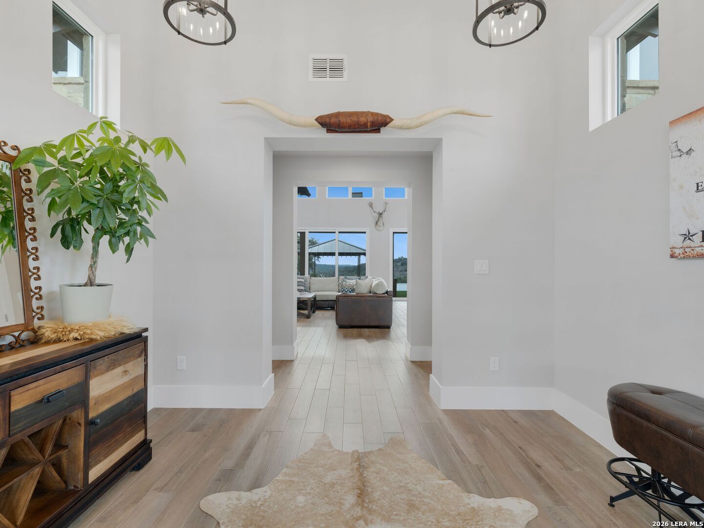 298 Table Rock Helotes, TX 78023 - Photo 4 of 57