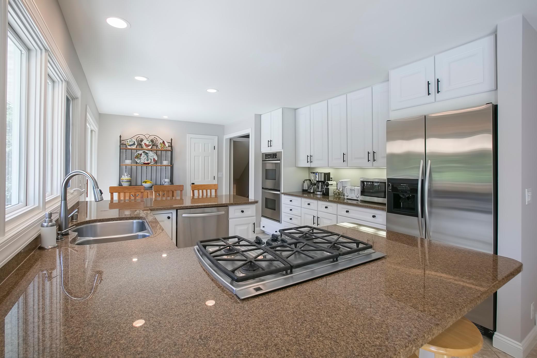 16119 Ringer Road Minnetonka, MN 55391 - Photo 4 of 15