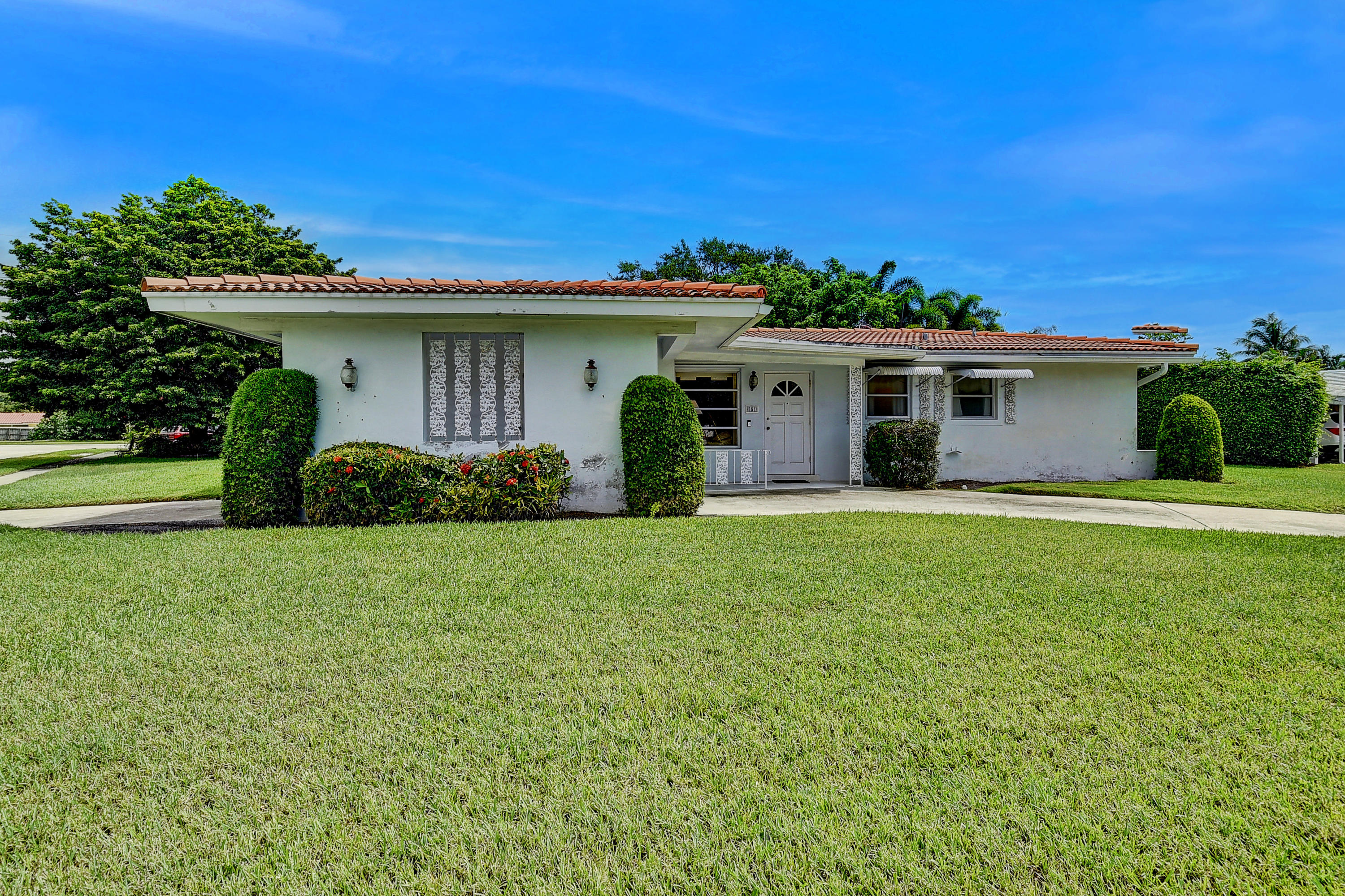 851 West Royal Palm Road Boca Raton, FL 33486 - Photo 2 of 37 Exterior
